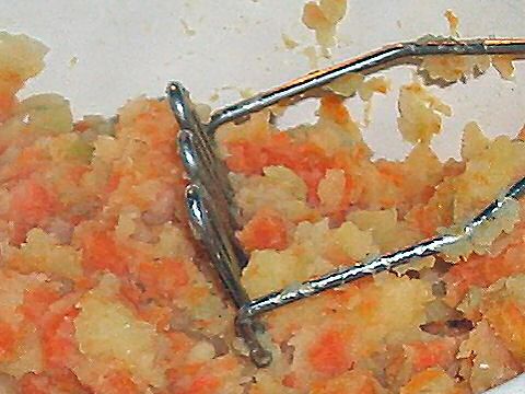 Wortelpuree recept met ajuin, wortelen en aardappelen