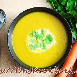 Romige wortelsoep met curry, kokosmelk en koriander