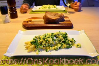 Witte asperges klaarmaken