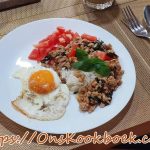 Thaise basilicum varkensgehakt met rijst en spiegelei
